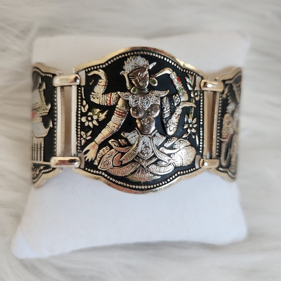 Vintage Traditional Motif Silver Tone Bracelet - Picture 7 of 12